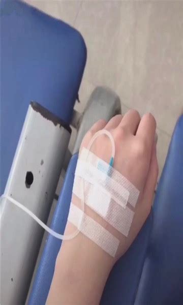 冬天挂水照片图片
