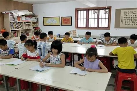 “江西省万名乡村音体美教师培训项目”在景德镇学院举办