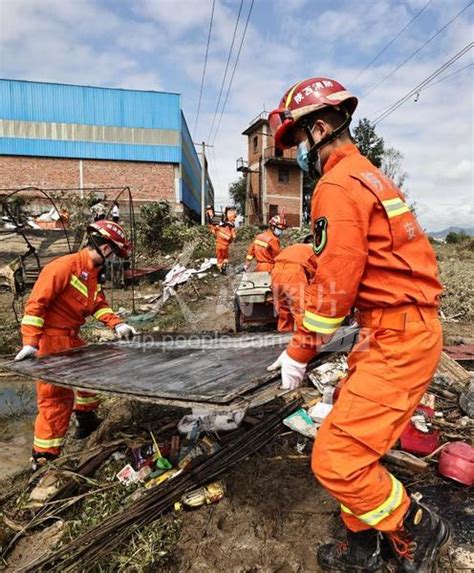 陕西安康：展开洪水过后清理工作-人民图片网