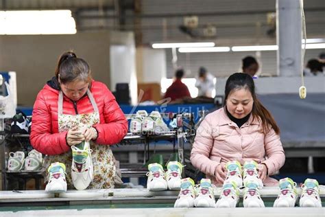江西宜春：产业集群推动鞋业产业发展-人民图片网