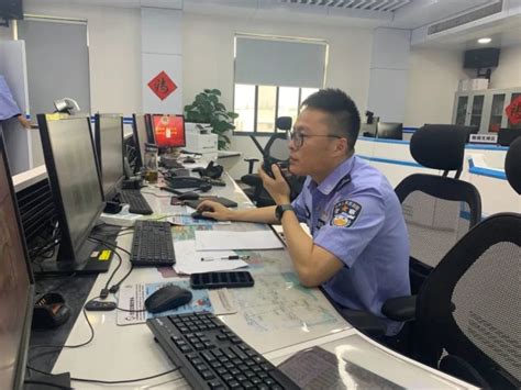 上海奉贤一高考考生忘带考试证件，交警助力取证“赶考”
