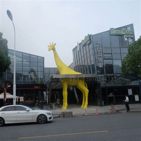 大型长颈鹿玻璃钢雕塑户外广场标志性建筑雕塑城市景观造型 ...