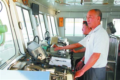轮渡“11号船”服役30年后退休 老船长翁辉煌也与这艘船在同一天退休
