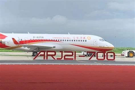 ARJ21飞机完成高海拔演示飞行 国产支线飞机向高原、特殊机场“亮剑”