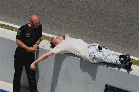 莱科宁F1生涯最后一季，赛道上唯一70后车手，将创造一项新纪录|冰人|莱科宁|车手_新浪新闻