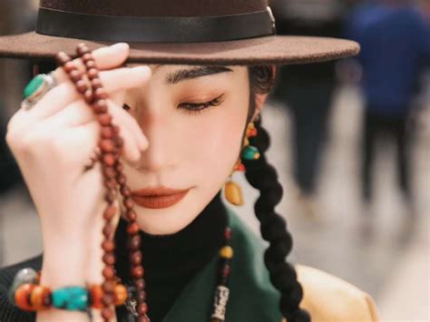 藏族服装女藏式西藏服民族风两件套藏装拉萨服锅庄博拉藏袍服饰_虎窝淘