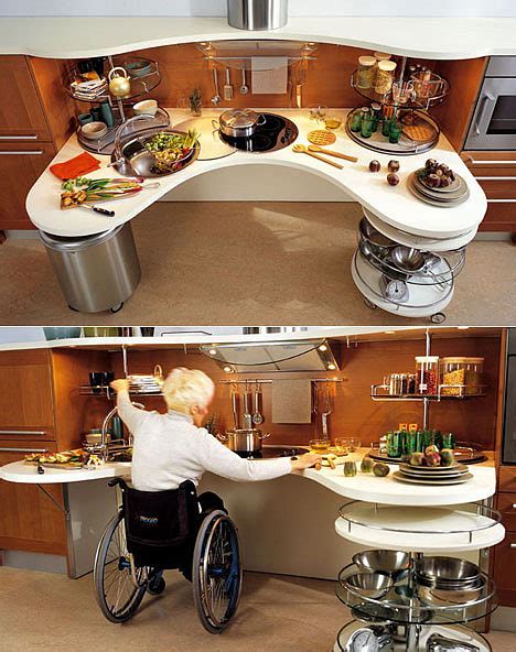 专为残障人士设计的厨房，贴心的设计，各种厨具触手可及。