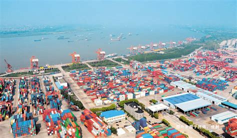 咸宁公司与嘉鱼县、金汇通公司签订项目开发框架协议
