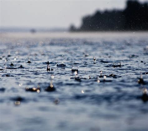 涟漪雨滴超慢动作雨水下雨湖泊_1920X1080_高清视频素材下载(编号:5736115)_实拍视频_光厂(VJ师网) www.vjshi.com