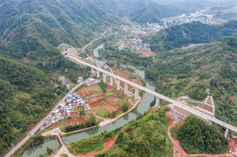 重庆到陕西省即将要修建的一条高铁线路，这几座城市要发达了！