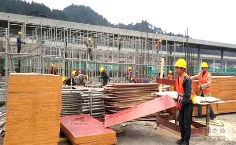 工地建筑木方模板加工厂家批发 工程木模板材覆膜 辐射松实木批发