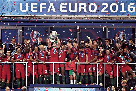 欧洲杯冠军队伍中的史上最佳阵容|欧洲杯|最佳阵容|冠军_新浪新闻