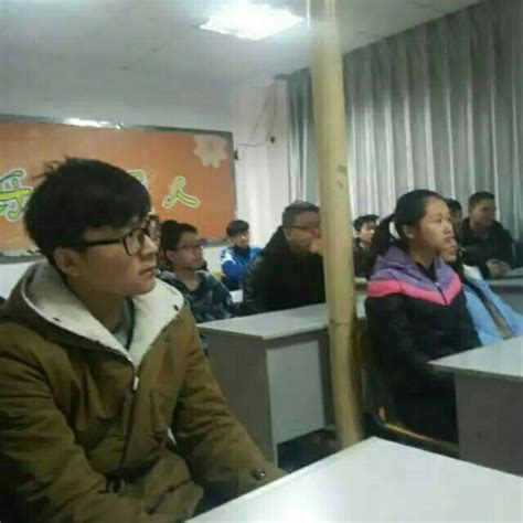 首个云平台走进北大青鸟湘潭分校，同学们对于云计算非常感兴-北京鸿蒙网科技有限公司-云平台