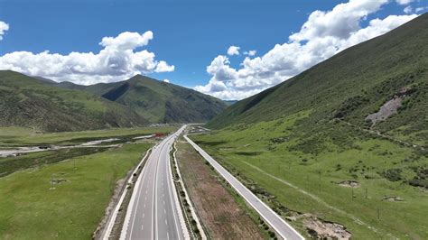 西藏拉萨：林拉高速公路风光视频素材_ID:VCG2219361677-VCG.COM