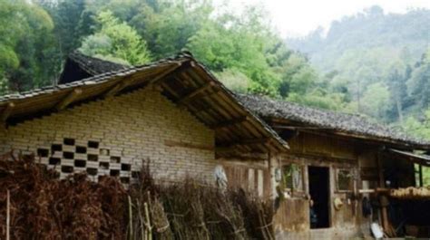 中国最“有钱”贫困户，住着价值10亿金丝楠木老屋，专家日夜守候 - 名木坊