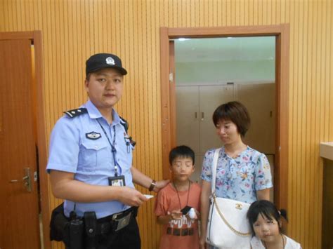 怀化家长大意5岁儿童走失 铁路民警热心帮助回家_湖南频道_凤凰网