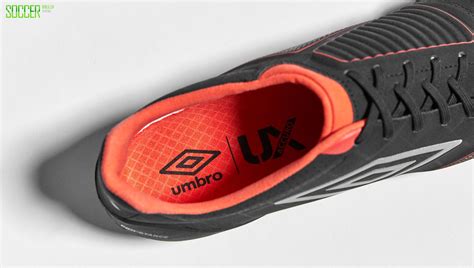 茵宝Velocita II足球鞋再次推出全新配色 - Umbro_茵宝足球鞋 - SoccerBible中文站_足球鞋_PDS情报站