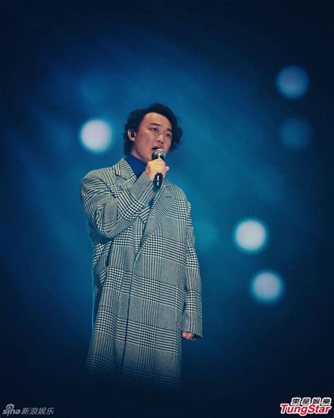 熊黛林跟陈奕迅合影图片