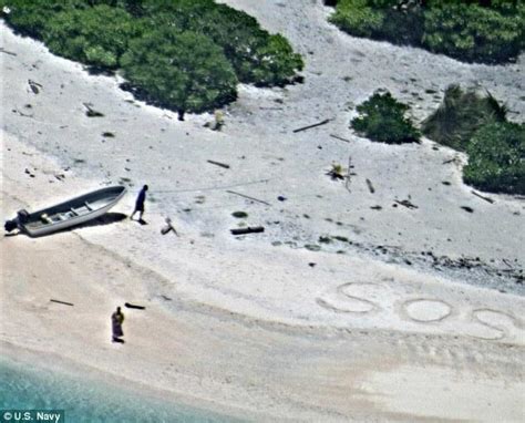 5旬夫妻被困荒岛7天 沙滩上写求救信号获救