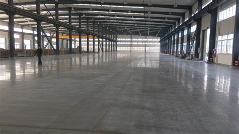 徐州厂房地面固化剂地坪施工前后对比_徐州蜂鸟地坪工程有限公司