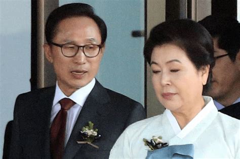 韩国总统夫人抢老公风头又被喷！脸越来越假，失礼翻车争议多～ - 知乎