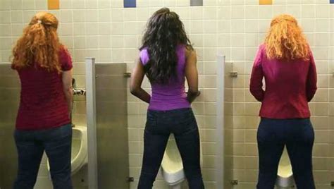 这发明，让女人站着尿尿，我国大学鼓励女生使用_腾讯视频