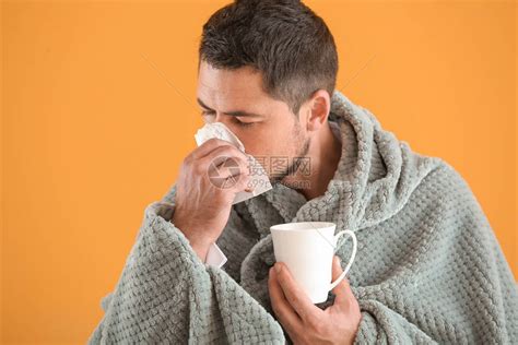 彩色背景下患流感的人高清图片下载-正版图片506300587-摄图网