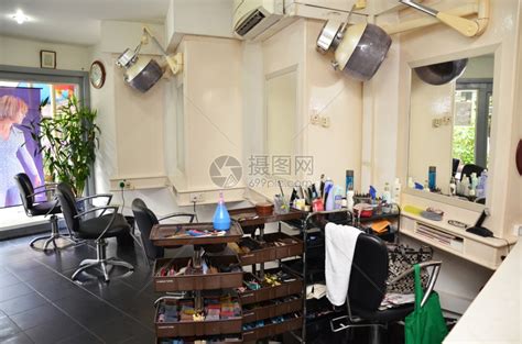 新加坡理发店高清图片下载-正版图片304249284-摄图网