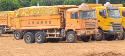 欧曼顺利将43台新型智能渣土车交付给了上海勤顺渣土运输公司-王力汽车网