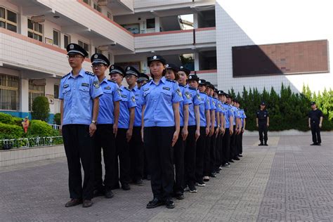 济南市公安局人民警察训练基地开展“双报到”暨民法典进家长课堂宣讲活动