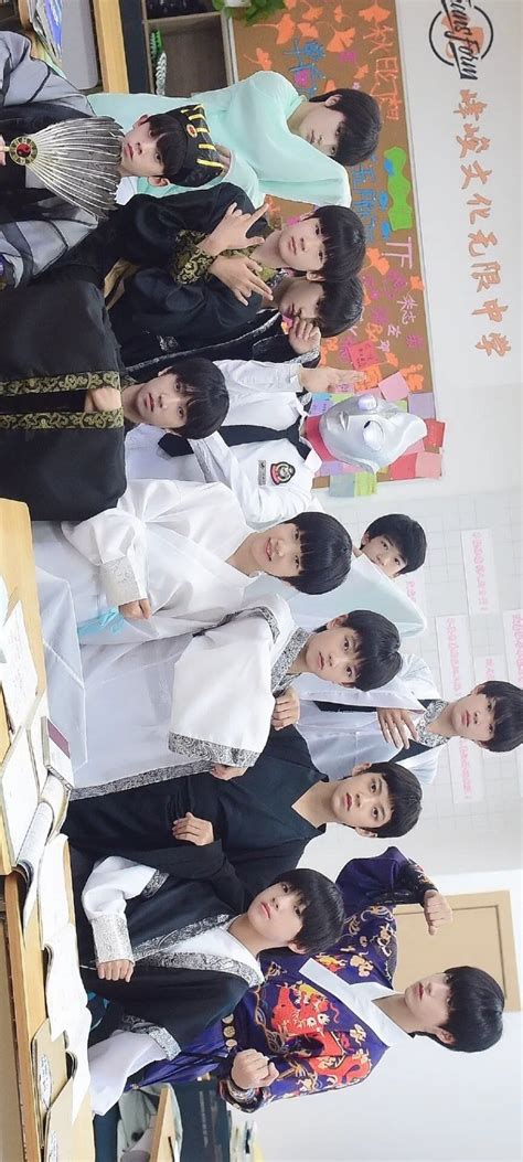 TF家族三代团体照图片 TF家族三代团体照图片