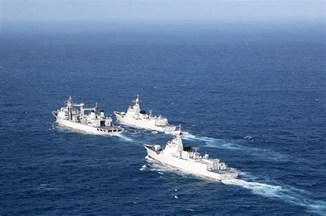 中国海军新型战舰在东海舰队亮相(组图)_手机凤凰网
