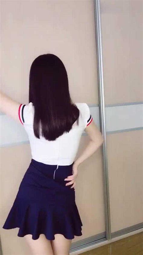 韩国美女穿短裙跳舞，没想到蹲下差点走光，赶紧拿手去捂_腾讯视频