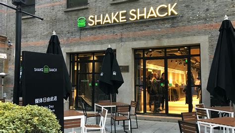 纽约汉堡品牌Shake Shack内地首店即将开业，准备了多款“上海限定”|界面新闻