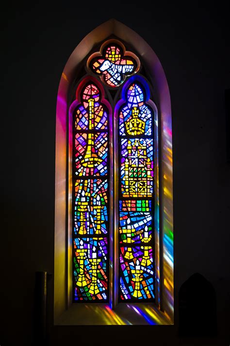 世界上最美的彩色玻璃花窗，每一扇都藏着一段经典历史_教堂_高迪_窗户
