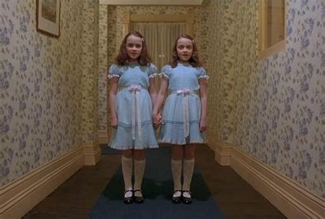 《鬼店》双胞胎姐妹就站在长廊！全球5间恐怖电影场景饭店