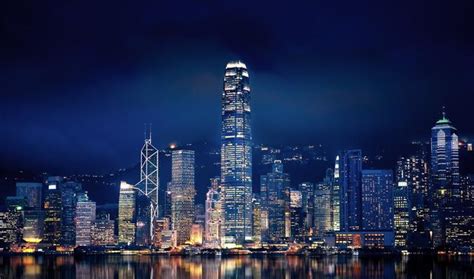 庆祝香港回归25周年晚会：刘德华、谢霆锋、陈伟霆合唱《中国人》_新浪新闻