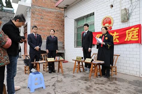 流动的天平④：巫山法院将刑事法庭“搬到”被告人家中_澎湃号·政务_澎湃新闻-The Paper