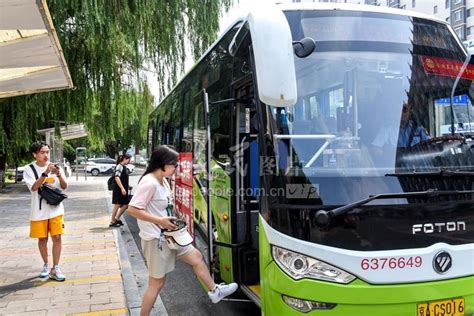 河北涿州：京涿838公交恢复开通-人民图片网