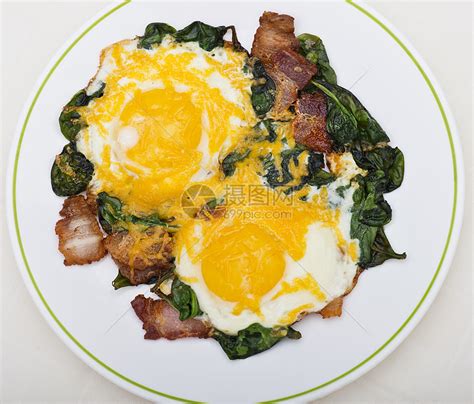 加鸡蛋菠菜培根的培根低碳水化合物高脂肪早餐高清图片下载-正版图片300026175-摄图网