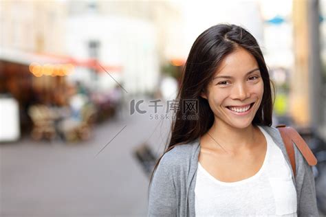 亚洲女人坦率的肖像高清摄影大图-千库网