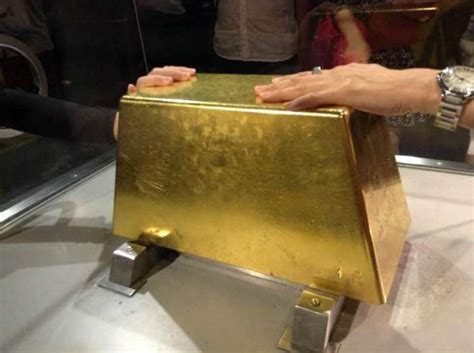 一公斤黄金和10公斤人民币摆在你面前, 你选哪个? 脑筋急转弯~