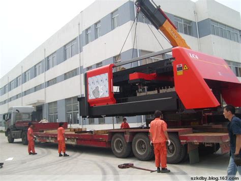 重型精密设备的吊装搬运_苏州凯达设备装卸搬运有限公司