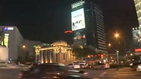 现在十分繁华的南京新街口广场，最早是什么时候建立的？_凤凰网视频_凤凰网