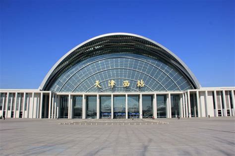 天津一座小型高铁站建设中，日后旅游方便很多，形态如河流的波浪