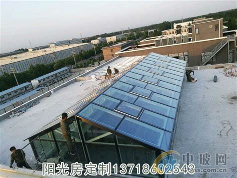 湖南永州：上帝视角看祁阳县城，一些楼顶搭建铁棚，市民有些担心__财经头条