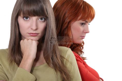 两个心烦的女朋友高清图片下载-正版图片306933891-摄图网