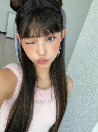 姜海粼haerin图片