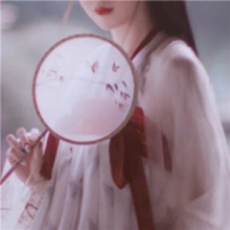 温柔俏皮汉服头像女生