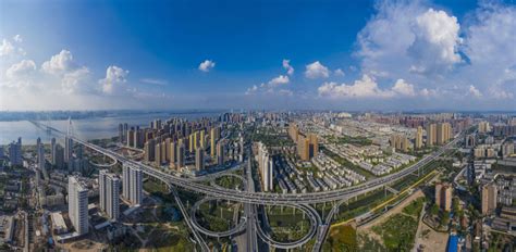 武汉经开区科创中心揭牌 中国车谷构建科技创新生态圈